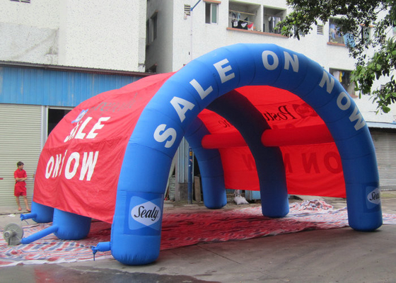 OEM Özel Blow Up Tente, Kemerli Şişme Aile Çadırları 8x6x4.5m Boyut