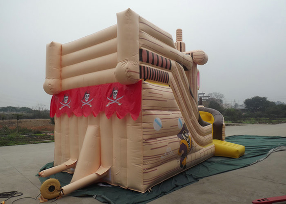 Korsan Gemi Şekil Inflatable Açık Oyuncaklar Dörtlü Dikiş OEM Kabul