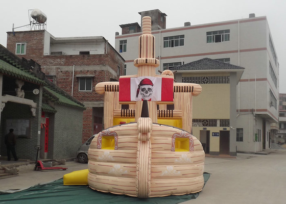 Korsan Gemi Şekil Inflatable Açık Oyuncaklar Dörtlü Dikiş OEM Kabul