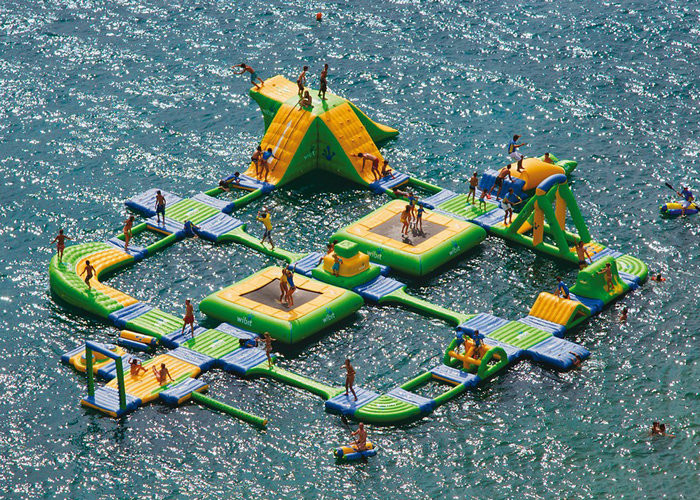Yüksek Dayanıklılık Bouncy Water Park, Aqua Sporları Su Parkı Deniz Suyu Korozyon Önleyici