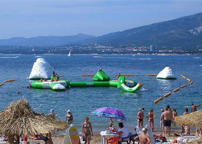 Komik Su Oyunları Yetişkinler ve çocuklar için Şişme Yüzen Su Parkı WK-004